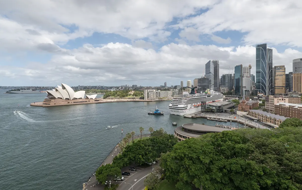 The Rocks and the Opera House from the north